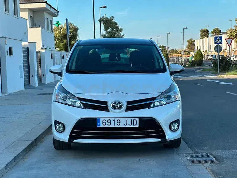 Usado Toyota Verso Advance 112 CV (82 kW) 2015 Blanco Monovolumen