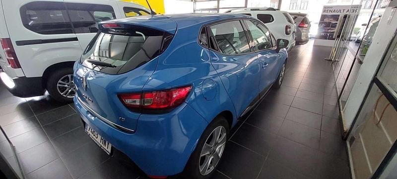 Usado Renault Clio IV Dynamique 90 CV (66 kW) 2014 Azul Utilitario