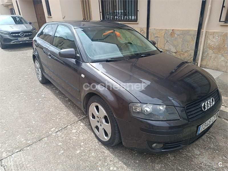 Usado Audi A3 Ambition 140 CV (102 kW) 2003 Gris / plata Berlina