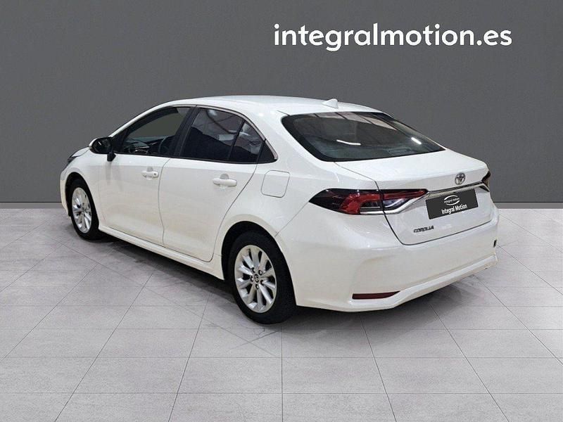 Usado Toyota Corolla Active 125 CV (91 kW) 2023 Blanco Berlina