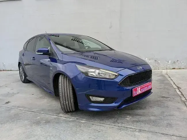 Usado Ford Focus ST-Line 125 CV (91 kW) 2017 Azul Berlina