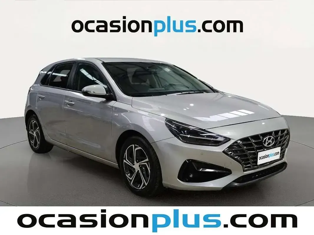 Usado Hyundai i30 120 CV (88 kW) 2022 Gris Utilitario