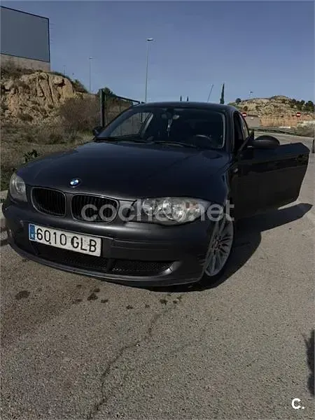 Usado BMW 118 143 CV (105 kW) 2009 Gris / plata Utilitario