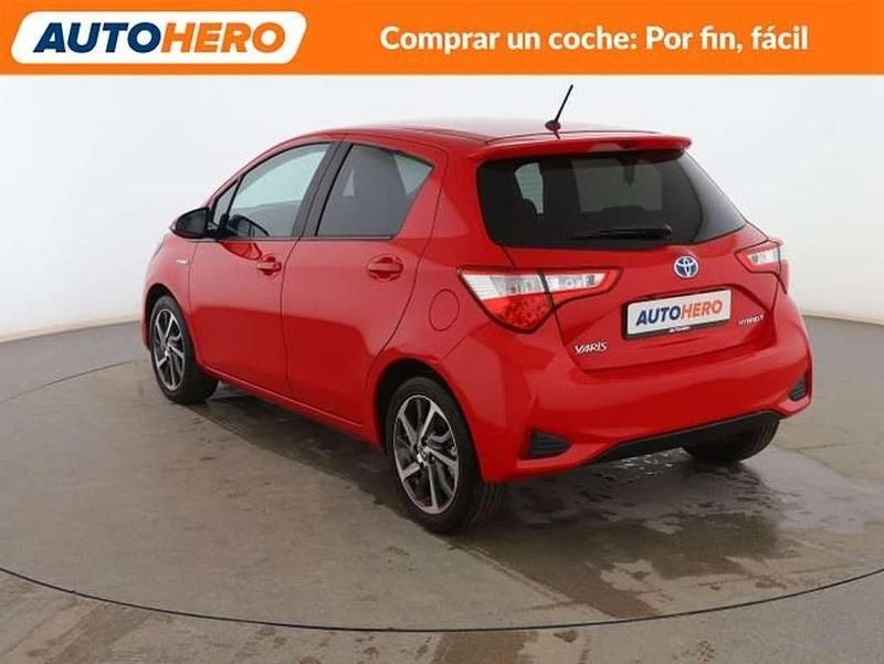 Usado Toyota Yaris Hybrid Edition 101 CV (74 kW) 2020 Rojo Berlina