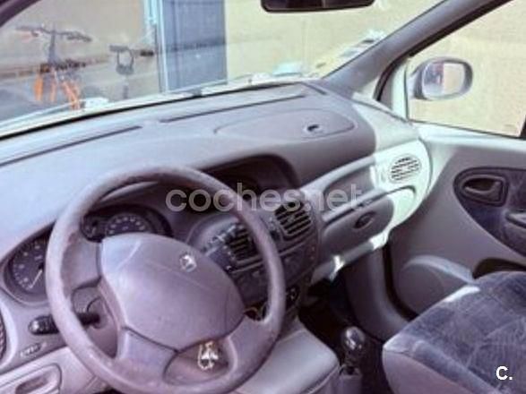 Gris / plata Usado 2003 Renault Scénic Authentique Monovolumen | 500 € (Super precio) - Imagen 1/2