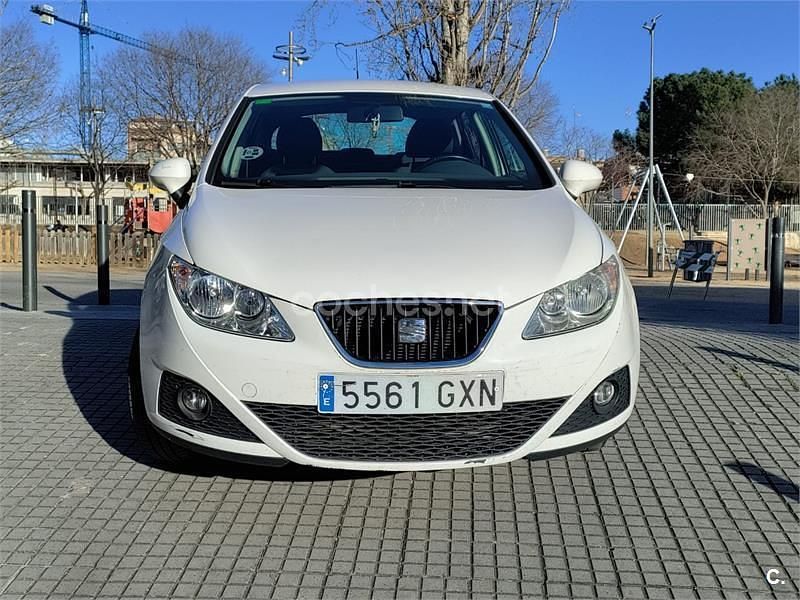 Usado Seat Ibiza Style 90 CV (66 kW) 2010 Blanco Berlina