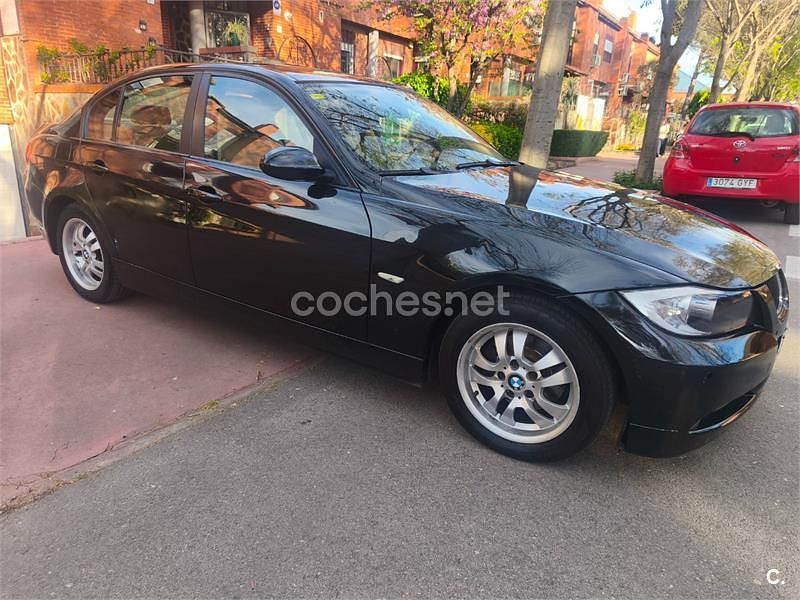 Usado BMW 318 122 CV (89 kW) 2006 Negro Berlina