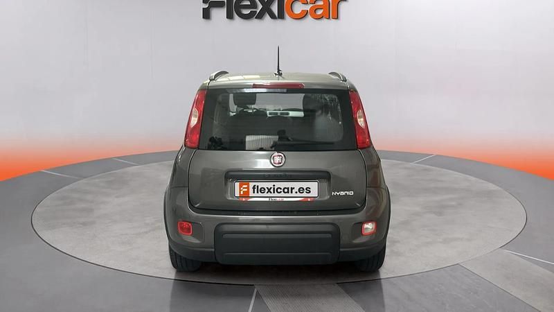 Usado Fiat Panda 71 CV (52 kW) 2022 Gris Utilitario