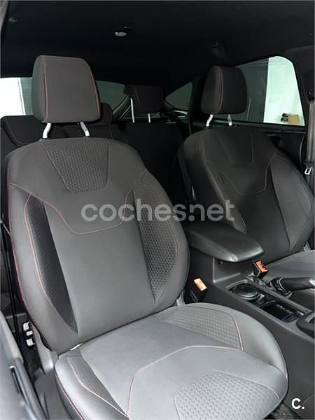 Usado Ford Focus ST-Line 182 CV (133 kW) 2017 Blanco Berlina