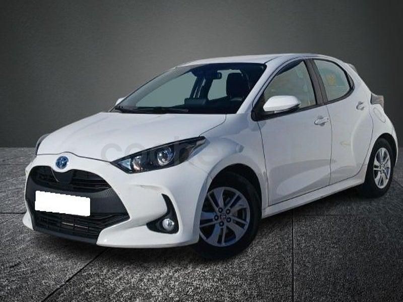 Usado Toyota Yaris Hybrid Business Edition 116 CV (85 kW) 2020 Blanco Berlina