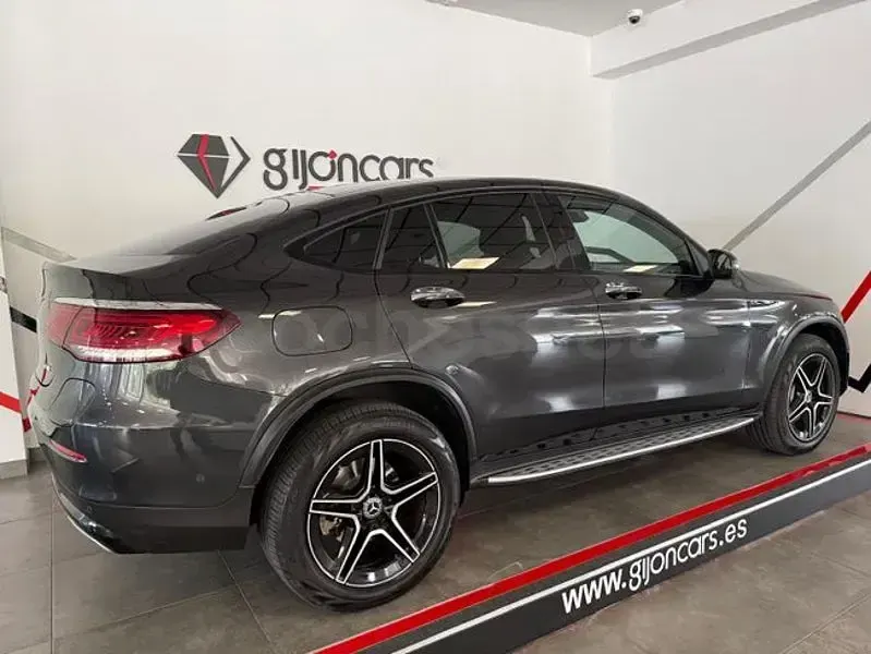 Usado Mercedes GLC300de 306 CV (225 kW) 2022 Gris / plata Coupe