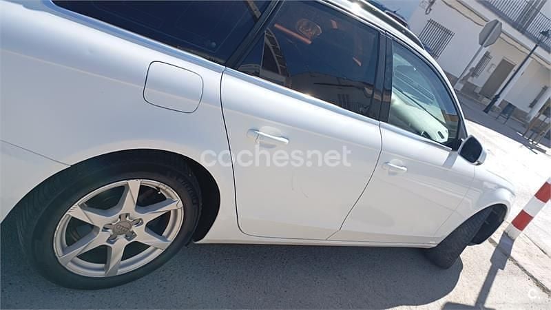 Usado Audi A4 143 CV (105 kW) 2011 Blanco Familiar