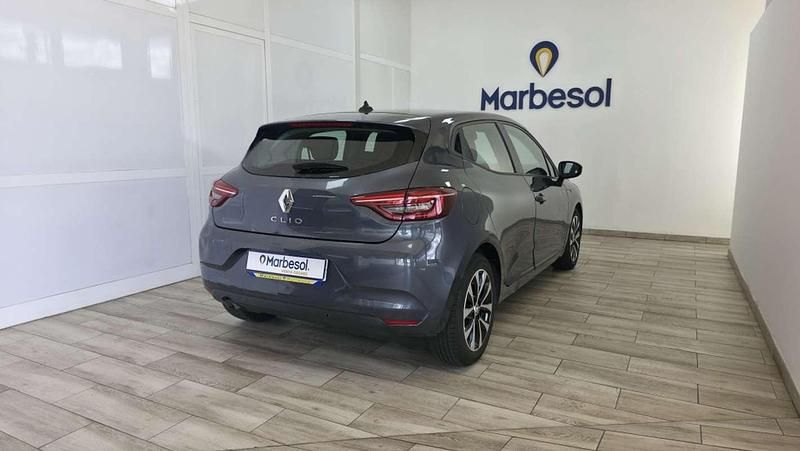 Usado Renault Clio V Intens 91 CV (66 kW) 2022 Gris Utilitario