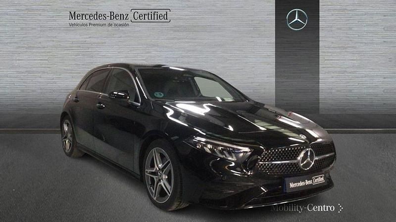Usado Mercedes A180 116 CV (85 kW) 2024 Negro noche Utilitario