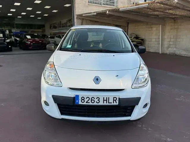 Usado Renault Clio 75 CV (55 kW) 2012 Blanco Utilitario