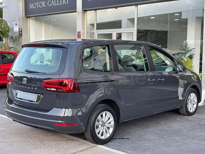 Usado Seat Alhambra Reference 150 CV (110 kW) 2017 Gris / plata Monovolumen