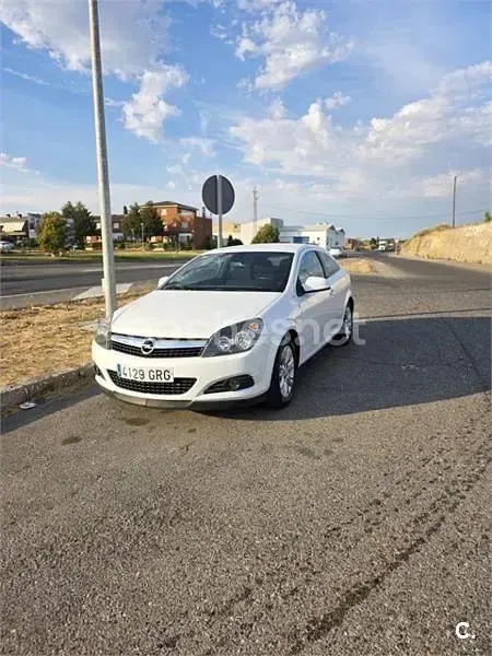 Usado Opel Astra GTC 110 CV (80 kW) 2009 Blanco Berlina