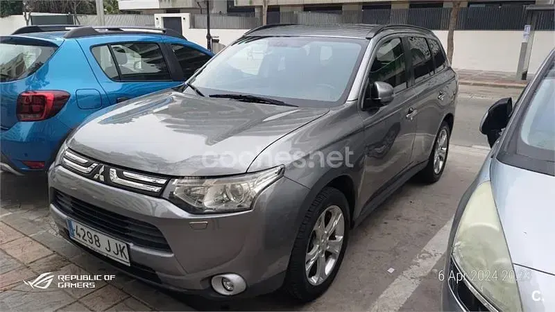 Usado Mitsubishi Outlander Motion 150 CV (110 kW) 2015 Granate SUV