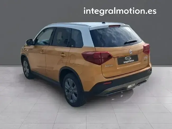 Usado Suzuki Vitara 115 CV (84 kW) 2022 Naranja SUV