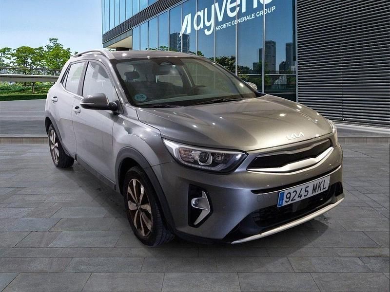 Usado Kia Stonic 84 CV (61 kW) 2023 Gris SUV