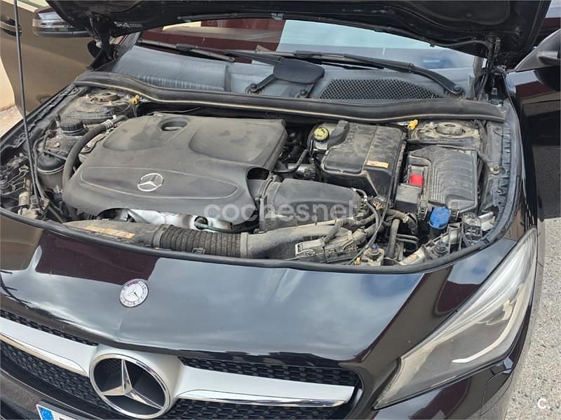 Usado Mercedes CLA180 Shooting Brake 122 CV (89 kW) 2015 Negro Familiar