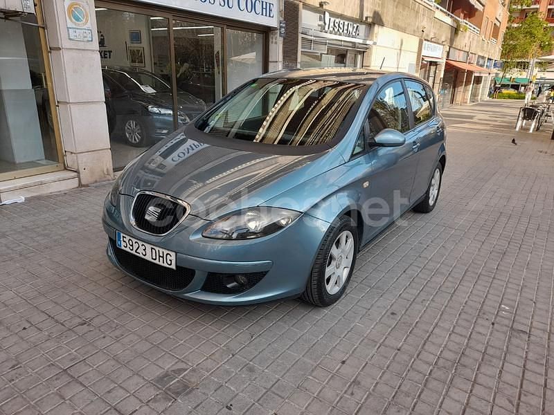 Gris / plata Usado 2005 Seat Altea Reference Monovolumen | 3990 € (Buen precio) - Imagen 1/4