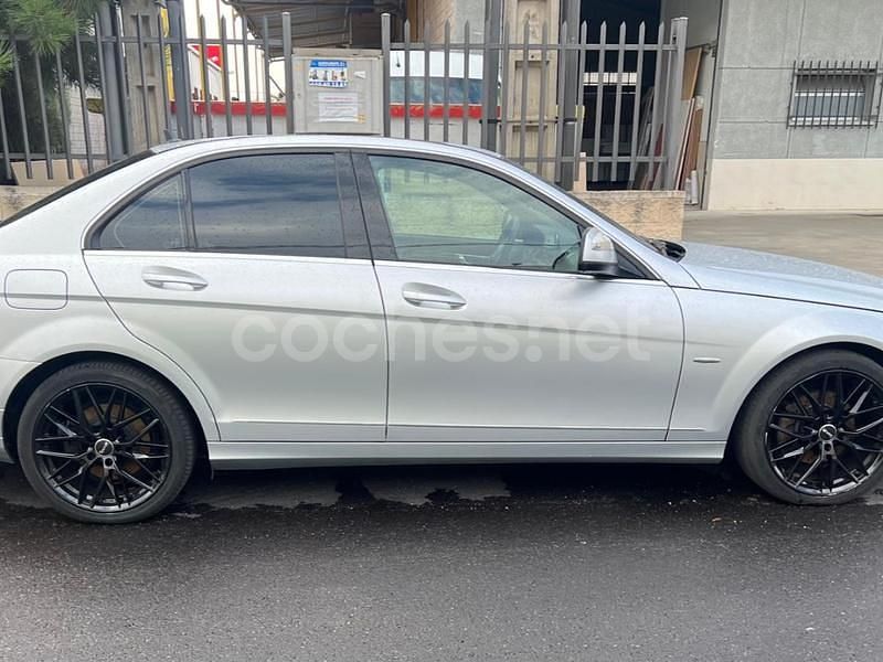 Usado Mercedes C220 170 CV (125 kW) 2009 Gris / plata Berlina