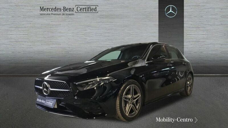 Negro Usado 2024 Mercedes A180 Utilitario | 33.900 € (Un poco caro) - Imagen 1/4