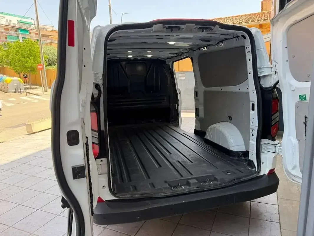 Usado Ford Transit Custom Trend 136 CV (100 kW) 2024 Blanco Van