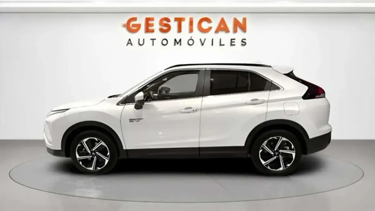 Usado Mitsubishi Eclipse Cross 188 CV (138 kW) 2022 Blanco SUV