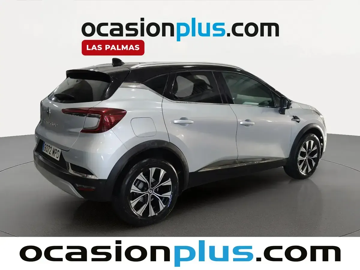 Używany Renault Captur Techno 90 KM (66 kW) 2024 Szary SUV