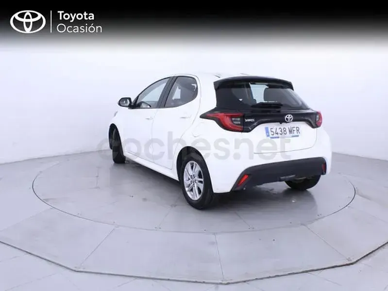 Usado Toyota Yaris 125 CV (91 kW) 2023 Blanco Utilitario