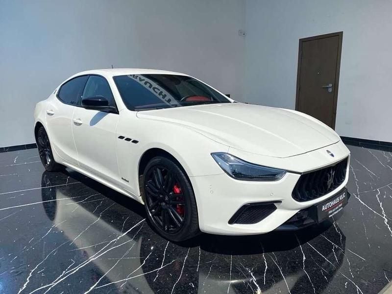 Usado Maserati GranSport 349 CV (256 kW) 2020 Blanco Coupe