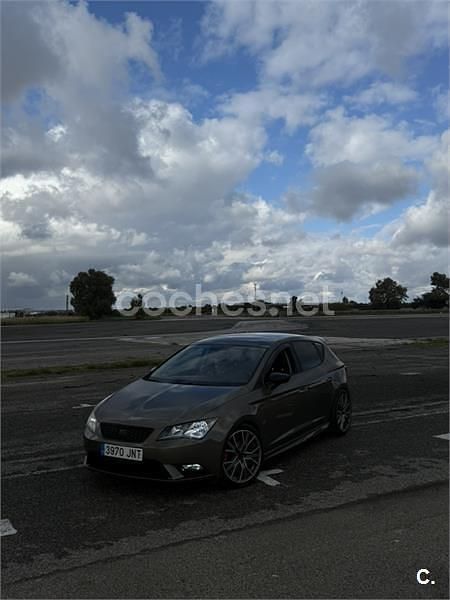 Usado Seat Leon CONNECT 110 CV (80 kW) 2016 Marrón Berlina