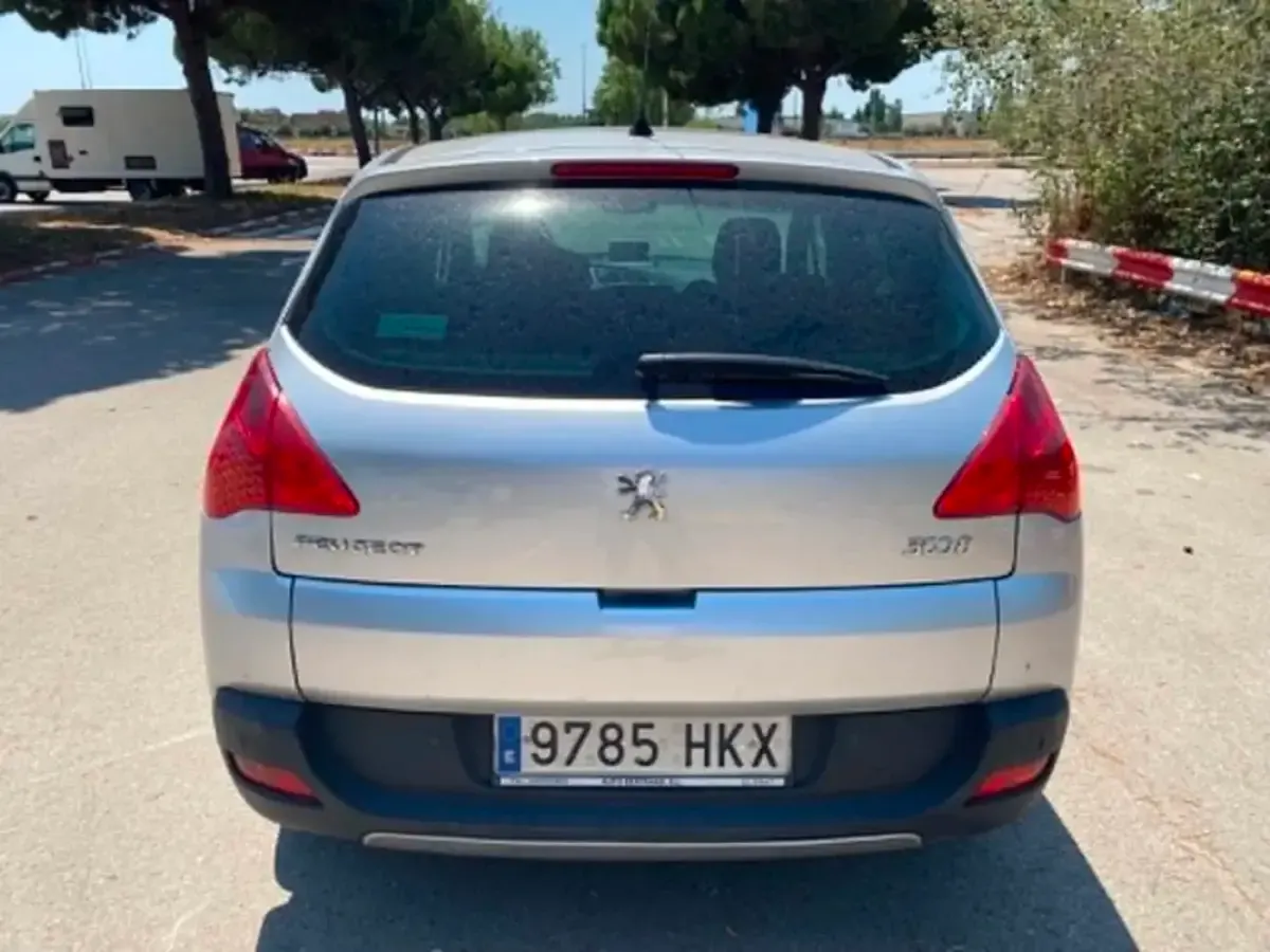 Usado Peugeot 3008 Allure 150 CV (110 kW) 2012 Gris Familiar