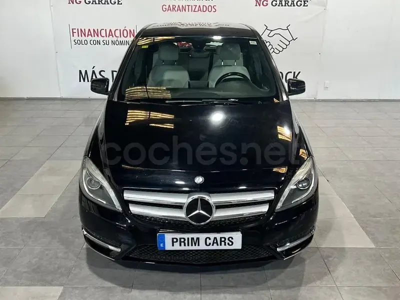 Usado Mercedes B180 109 CV (80 kW) 2014 Negro Monovolumen