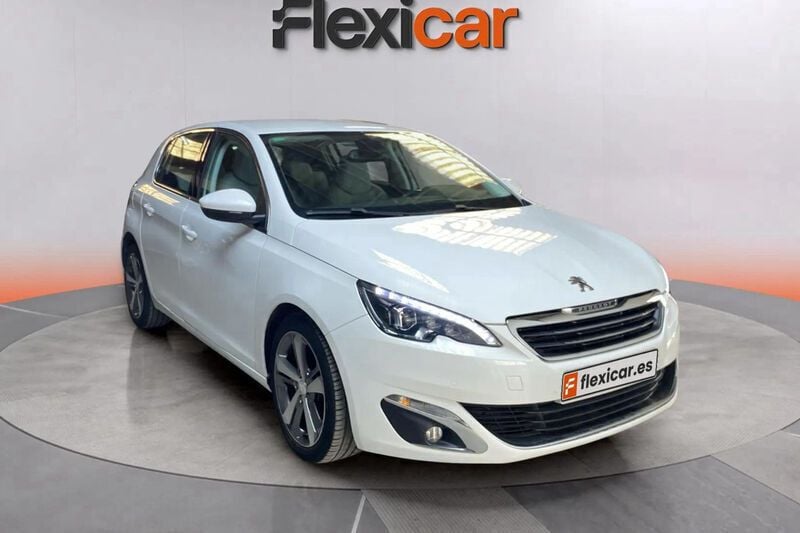 Blanco Usado 2015 Peugeot 308 Access Berlina | 9290 € (Precio justo) - Imagen 1/4