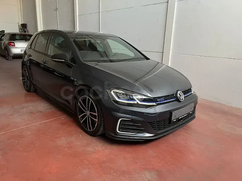 Usado VW Golf VIII GTE 245 CV (180 kW) 2020 Gris / plata Berlina