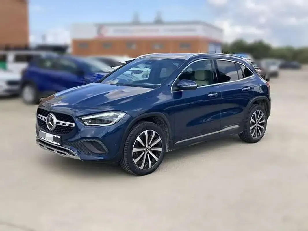 Usado Mercedes GLA180 136 CV (100 kW) 2022 Azul SUV