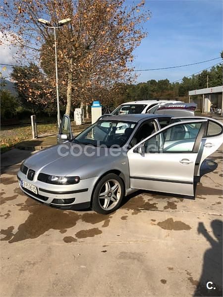 Usado Seat Toledo Stella 110 CV (80 kW) 2000 Gris / plata Berlina
