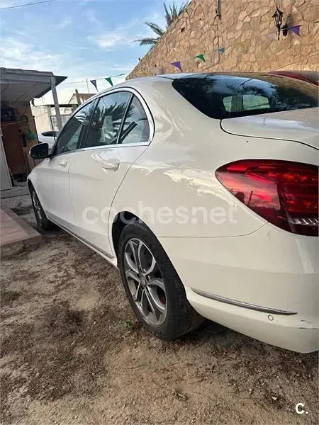 Usado Mercedes C220 170 CV (125 kW) 2016 Blanco Berlina