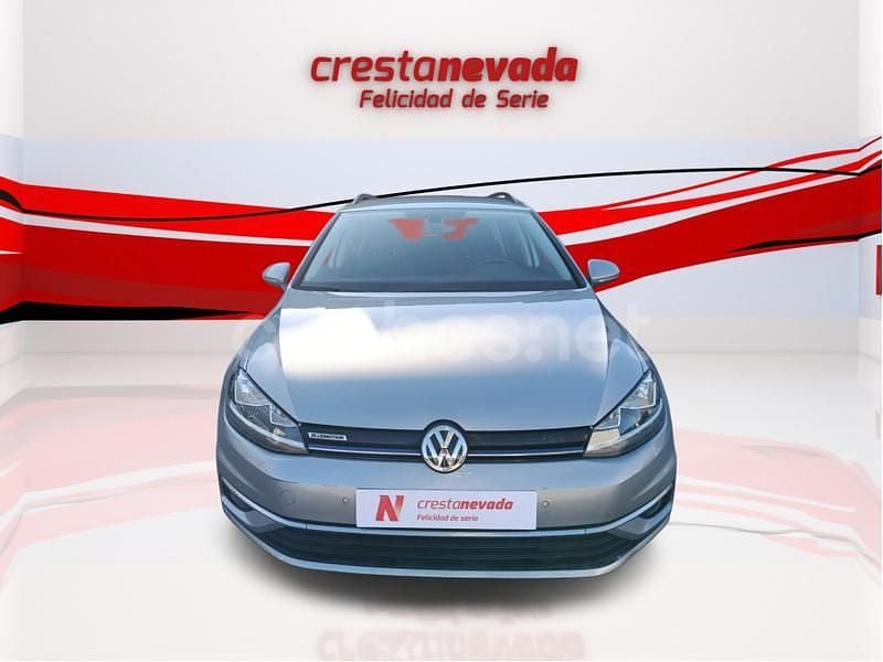 Usado VW Golf VIII Life 130 CV (95 kW) 2020 Gris / plata Familiar