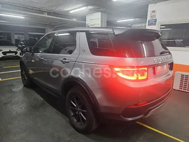 Usado Land Rover Discovery Sport Basis 163 CV (119 kW) 2021 Gris / plata SUV
