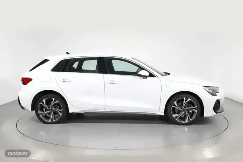Usado Audi A3 S-Line 204 CV (150 kW) 2025 Blanco Berlina
