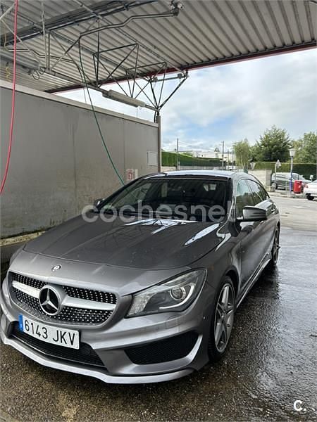 Usado Mercedes CLA220 Shooting Brake AMG line 177 CV (130 kW) 2015 Gris / plata Familiar