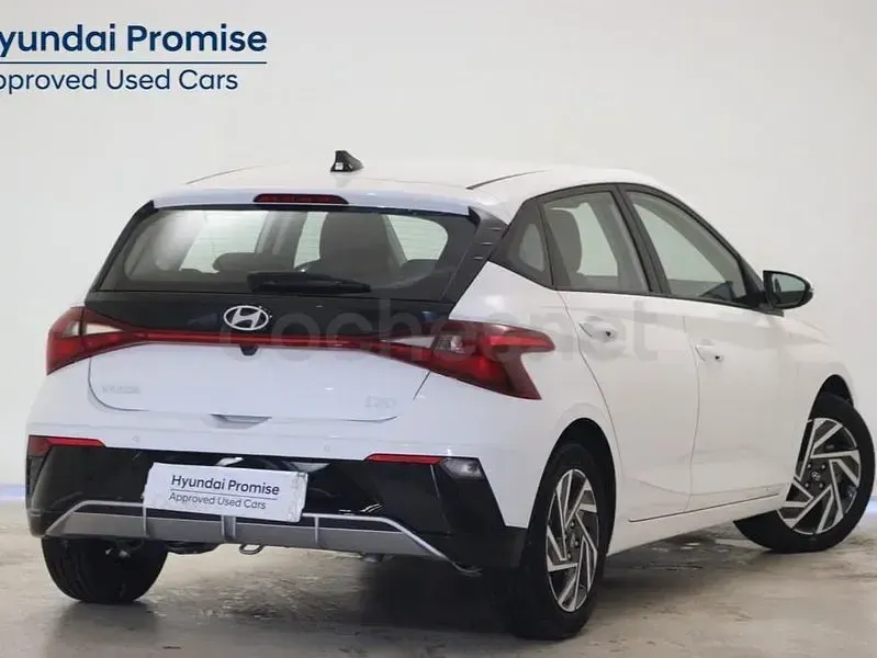 Usado Hyundai i20 100 CV (73 kW) 2025 Blanco Utilitario
