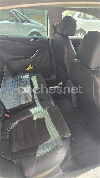 Gris / plata Usado 2006 VW Passat Highline Berlina | 5500 € (Buen precio) - Imagen 1/2