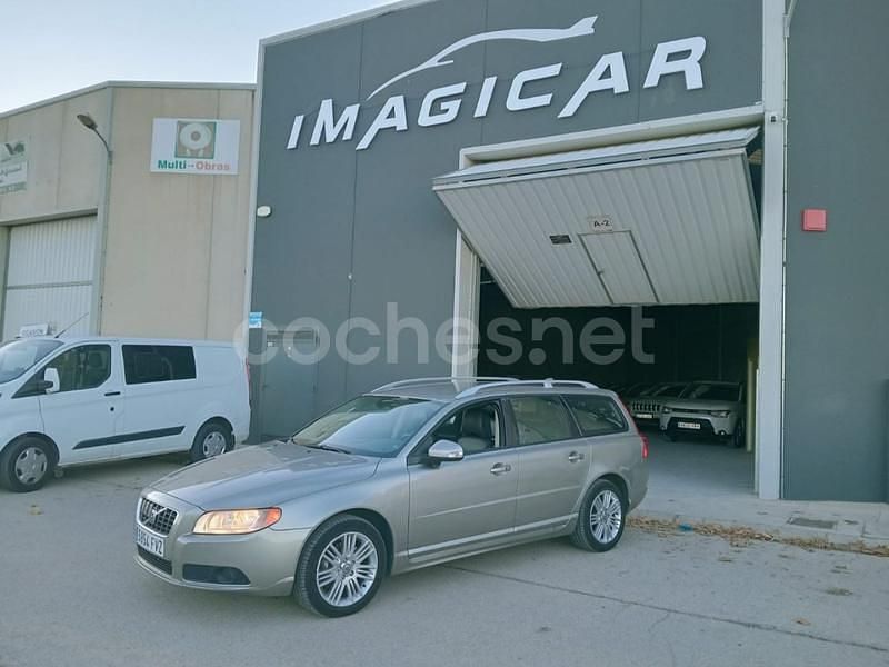 Beige Usado 2007 Volvo V70 Summum Familiar | 6200 € - Imagen 1/4
