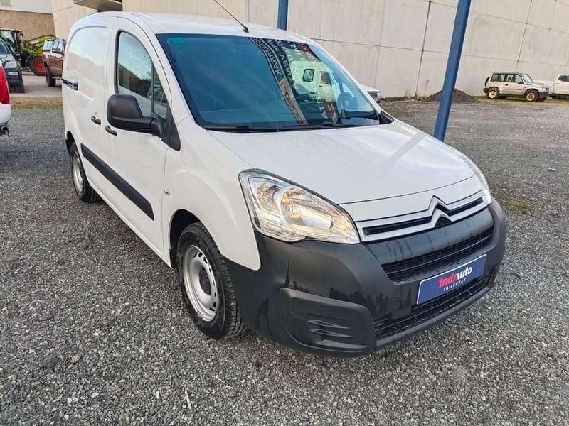 Usado Citroën Berlingo Feel 102 CV (75 kW) 2018 Blanco Monovolumen