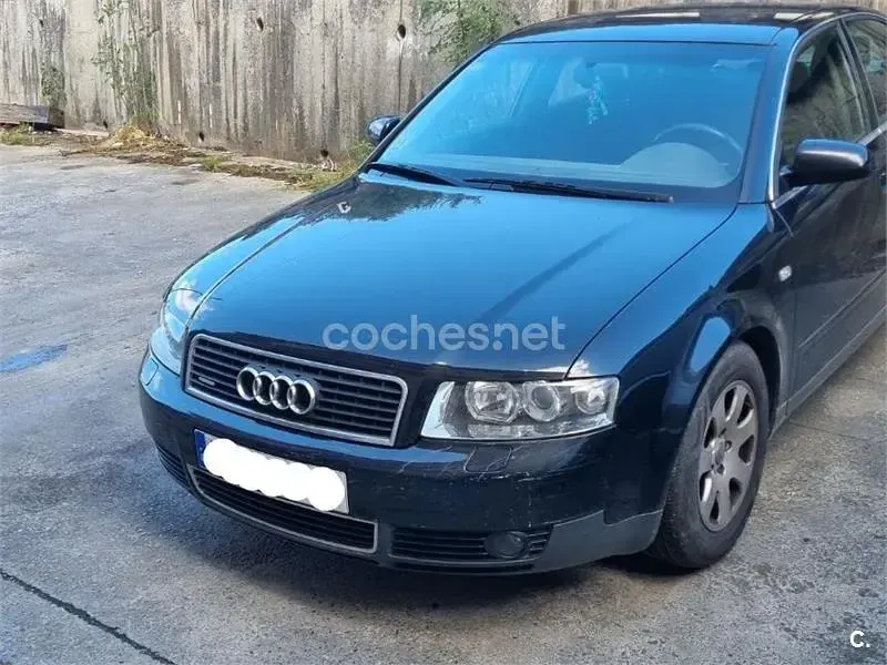 Usado Audi A4 150 CV (110 kW) 2001 Negro Berlina